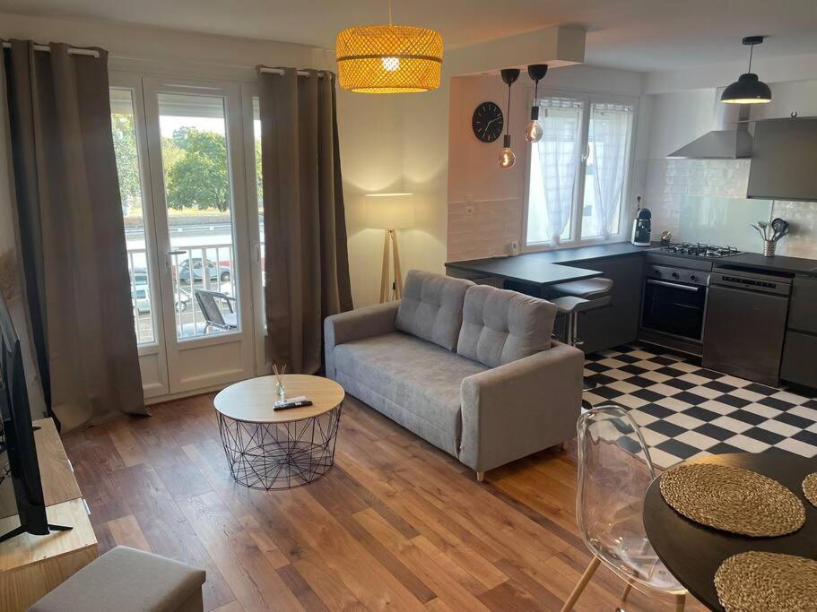 Bel Appartement Meyzieu Centre Proche Tramway 外观 照片